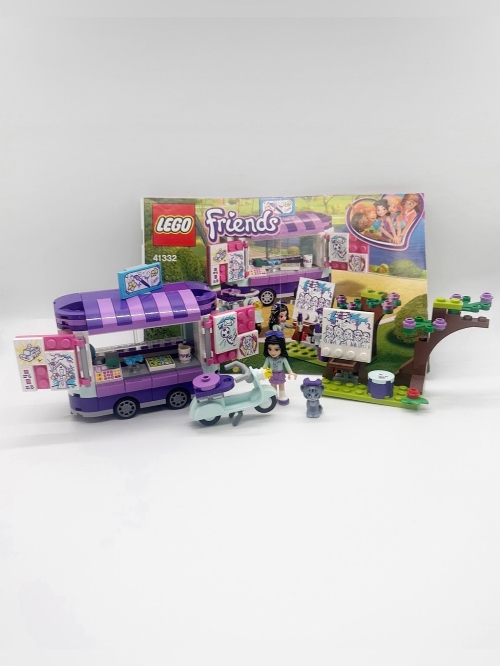 LEGO Friends Emma’s Art Stand 41332 complete set
